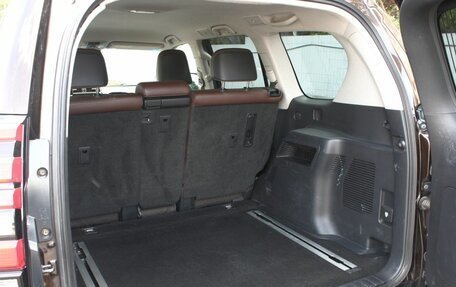 Toyota Land Cruiser Prado 150 рестайлинг 2, 2018 год, 4 200 000 рублей, 10 фотография