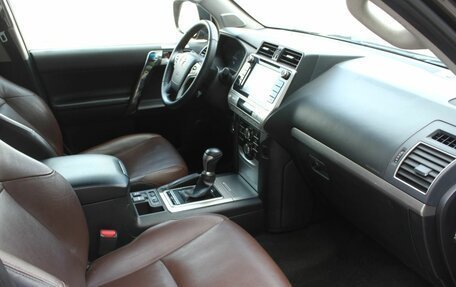 Toyota Land Cruiser Prado 150 рестайлинг 2, 2018 год, 4 200 000 рублей, 12 фотография