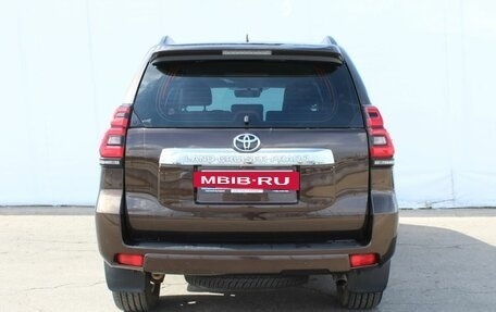 Toyota Land Cruiser Prado 150 рестайлинг 2, 2018 год, 4 200 000 рублей, 6 фотография