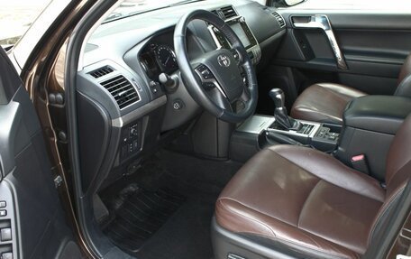 Toyota Land Cruiser Prado 150 рестайлинг 2, 2018 год, 4 200 000 рублей, 19 фотография