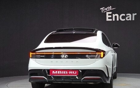 Hyundai Sonata VIII, 2023 год, 2 340 000 рублей, 4 фотография