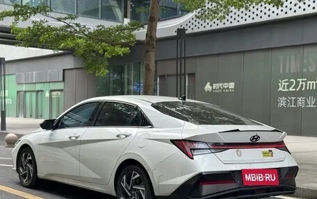 Hyundai Elantra, 2023 год, 1 489 700 рублей, 3 фотография