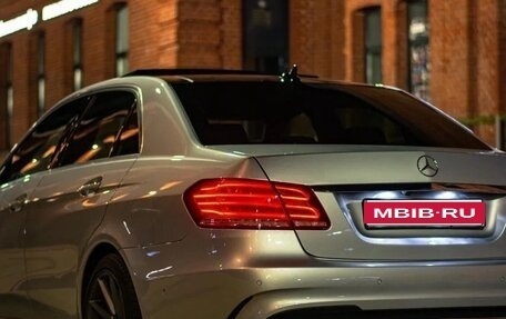 Mercedes-Benz E-Класс, 2013 год, 2 600 000 рублей, 32 фотография
