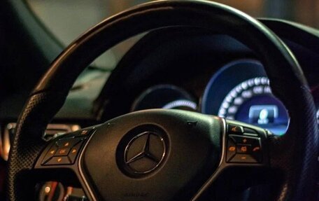 Mercedes-Benz E-Класс, 2013 год, 2 600 000 рублей, 36 фотография