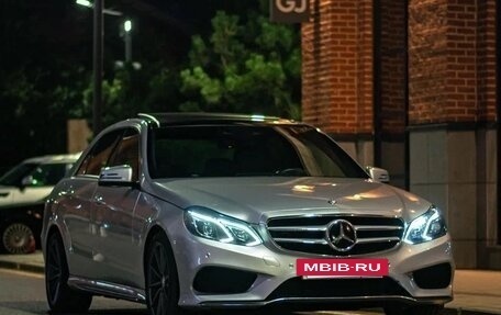 Mercedes-Benz E-Класс, 2013 год, 2 600 000 рублей, 29 фотография