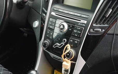Hyundai Sonata VI, 2011 год, 1 150 000 рублей, 3 фотография