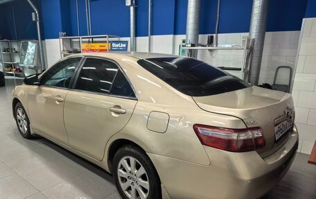 Toyota Camry, 2010 год, 1 000 000 рублей, 2 фотография