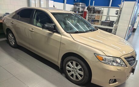 Toyota Camry, 2010 год, 1 000 000 рублей, 8 фотография