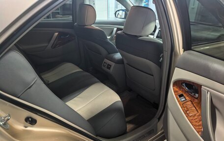 Toyota Camry, 2010 год, 1 000 000 рублей, 10 фотография