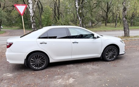 Toyota Camry, 2015 год, 1 990 000 рублей, 4 фотография