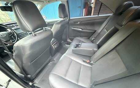 Toyota Camry, 2015 год, 1 990 000 рублей, 10 фотография