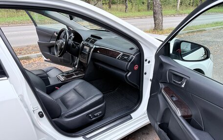Toyota Camry, 2015 год, 1 990 000 рублей, 6 фотография