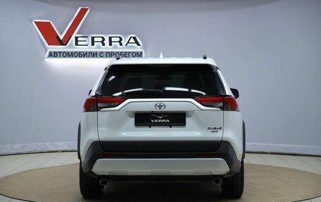 Toyota RAV4, 2023 год, 3 490 000 рублей, 6 фотография