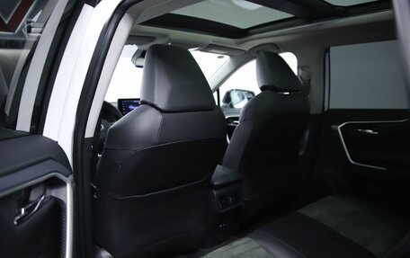 Toyota RAV4, 2023 год, 3 490 000 рублей, 12 фотография