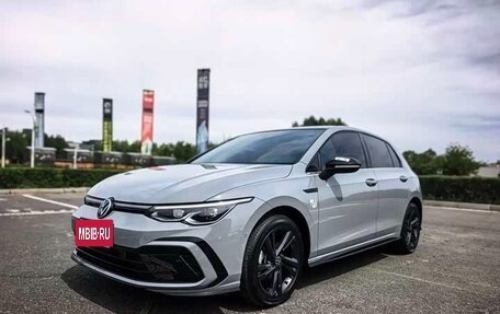 Volkswagen Golf VIII, 2023 год, 2 335 000 рублей, 1 фотография