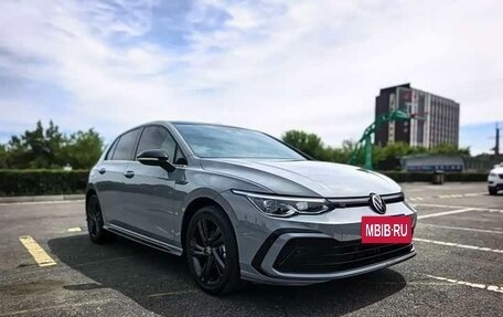 Volkswagen Golf VIII, 2023 год, 2 335 000 рублей, 3 фотография