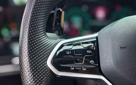 Volkswagen Golf VIII, 2023 год, 2 335 000 рублей, 10 фотография