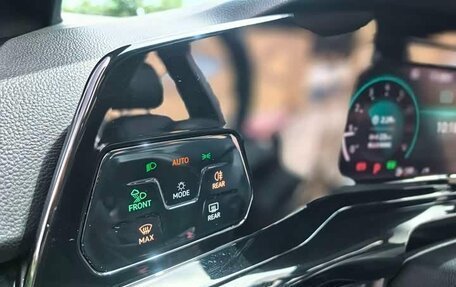 Volkswagen Golf VIII, 2023 год, 2 335 000 рублей, 11 фотография