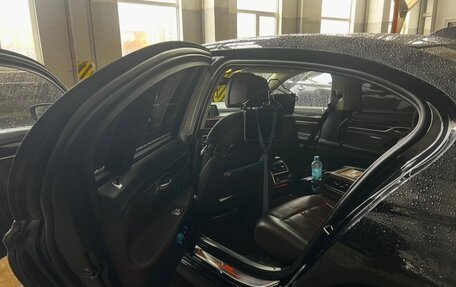 BMW 7 серия, 2019 год, 3 700 000 рублей, 16 фотография