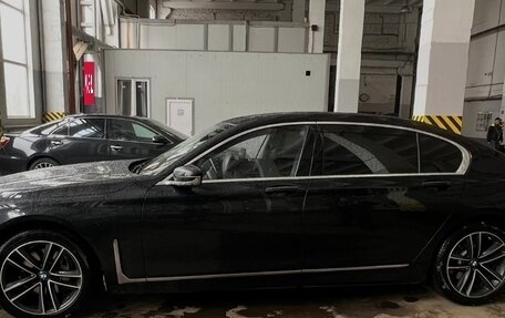 BMW 7 серия, 2019 год, 3 700 000 рублей, 14 фотография