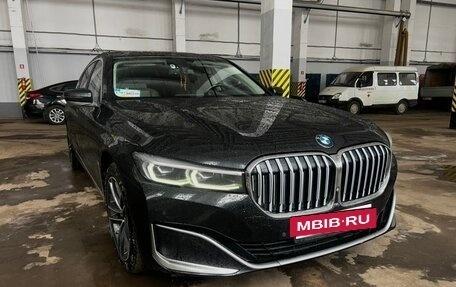BMW 7 серия, 2019 год, 3 700 000 рублей, 13 фотография