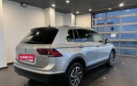 Volkswagen Tiguan II, 2018 год, 2 930 000 рублей, 3 фотография