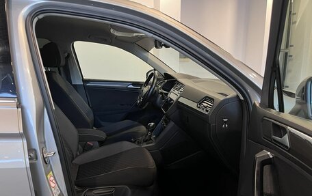 Volkswagen Tiguan II, 2018 год, 2 930 000 рублей, 29 фотография