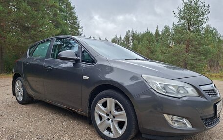 Opel Astra J, 2011 год, 570 000 рублей, 3 фотография