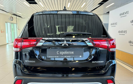Mitsubishi Outlander III рестайлинг 3, 2019 год, 1 920 000 рублей, 4 фотография