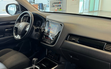 Mitsubishi Outlander III рестайлинг 3, 2019 год, 1 920 000 рублей, 9 фотография