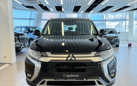 Mitsubishi Outlander III рестайлинг 3, 2019 год, 1 920 000 рублей, 3 фотография