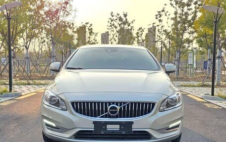 Volvo S60 III, 2018 год, 1 370 000 рублей, 2 фотография