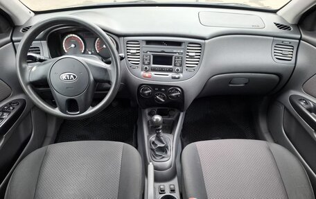 KIA Rio II, 2010 год, 650 000 рублей, 10 фотография