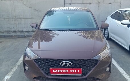 Hyundai Solaris II рестайлинг, 2021 год, 1 500 000 рублей, 1 фотография