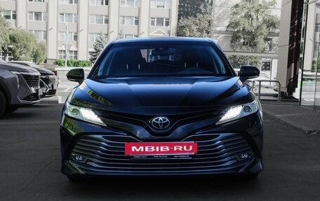 Toyota Camry, 2021 год, 3 000 000 рублей, 2 фотография