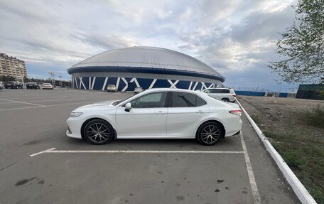 Toyota Camry, 2021 год, 2 800 000 рублей, 4 фотография