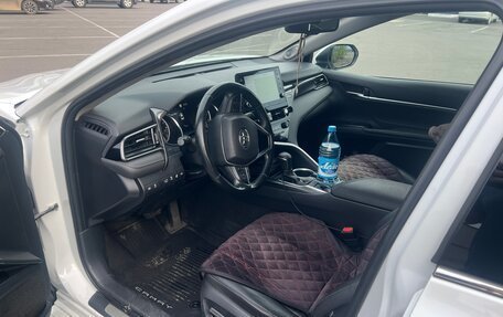 Toyota Camry, 2021 год, 2 800 000 рублей, 6 фотография