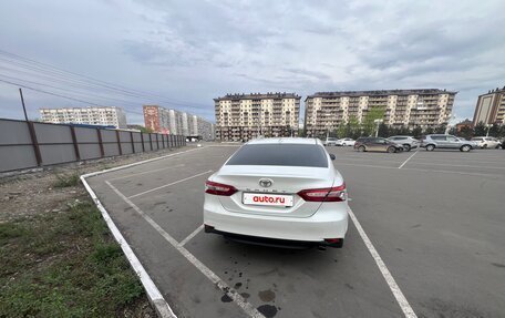 Toyota Camry, 2021 год, 2 800 000 рублей, 3 фотография