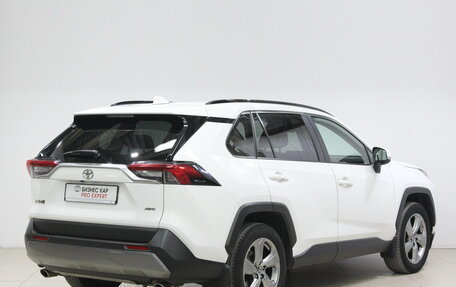 Toyota RAV4, 2021 год, 3 340 000 рублей, 5 фотография