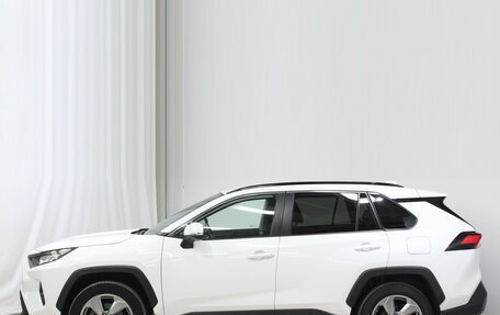 Toyota RAV4, 2021 год, 3 340 000 рублей, 8 фотография