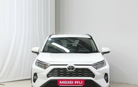 Toyota RAV4, 2021 год, 3 340 000 рублей, 2 фотография