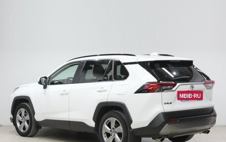 Toyota RAV4, 2021 год, 3 340 000 рублей, 7 фотография