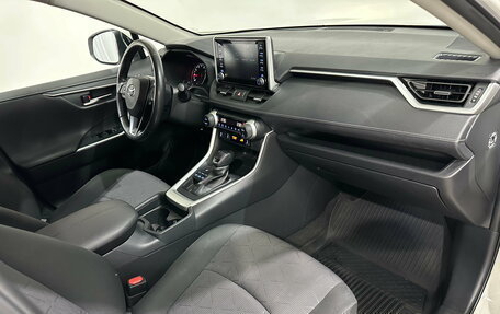 Toyota RAV4, 2021 год, 3 340 000 рублей, 20 фотография