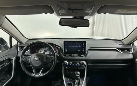 Toyota RAV4, 2021 год, 3 340 000 рублей, 15 фотография