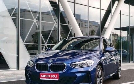 BMW 1 серия, 2022 год, 1 590 000 рублей, 1 фотография