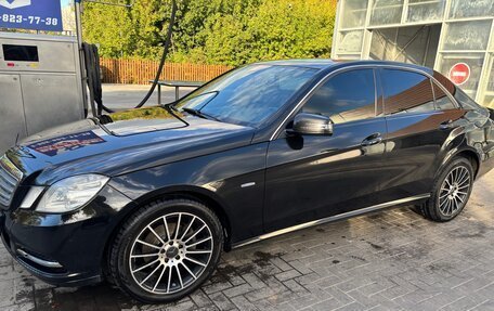 Mercedes-Benz E-Класс, 2011 год, 1 400 000 рублей, 2 фотография