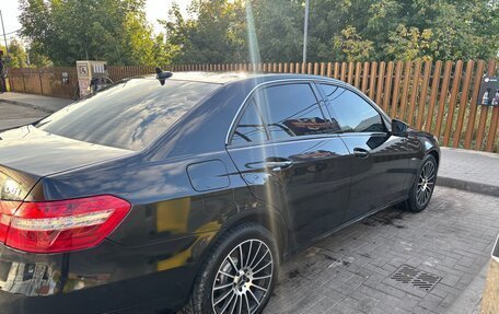 Mercedes-Benz E-Класс, 2011 год, 1 400 000 рублей, 5 фотография