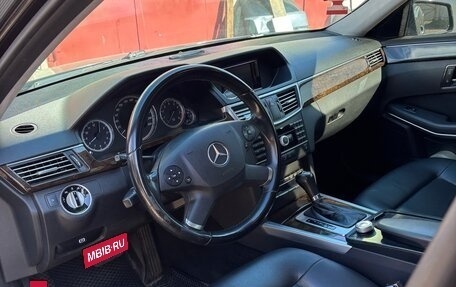 Mercedes-Benz E-Класс, 2011 год, 1 400 000 рублей, 10 фотография