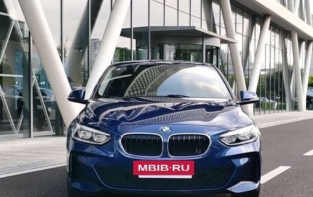 BMW 1 серия, 2022 год, 1 590 000 рублей, 2 фотография