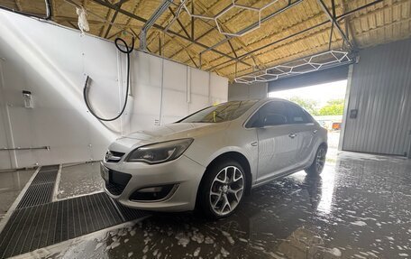 Opel Astra J, 2013 год, 630 000 рублей, 3 фотография